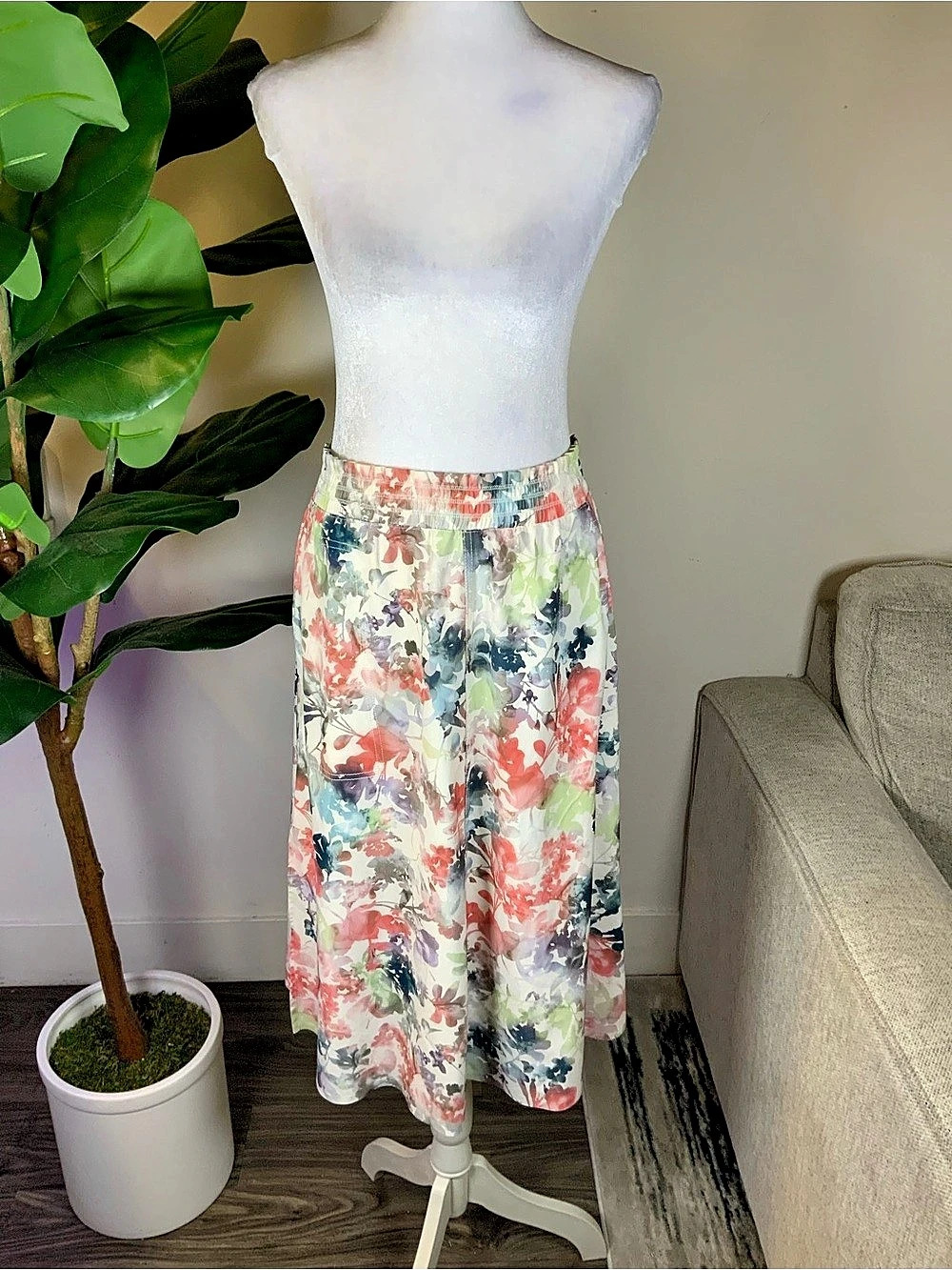 Athleta Floral Midi Skirt in Multicolor XS Like New